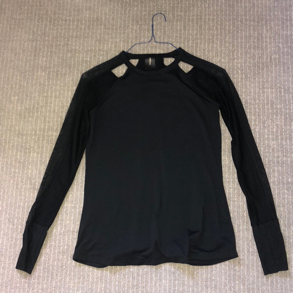 Carrie Underwood workout shirt